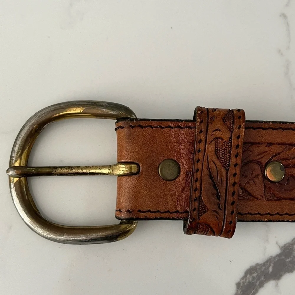 Vintage Silver Creek Collection 100% Leather Tooled Scroll Western Belt USA